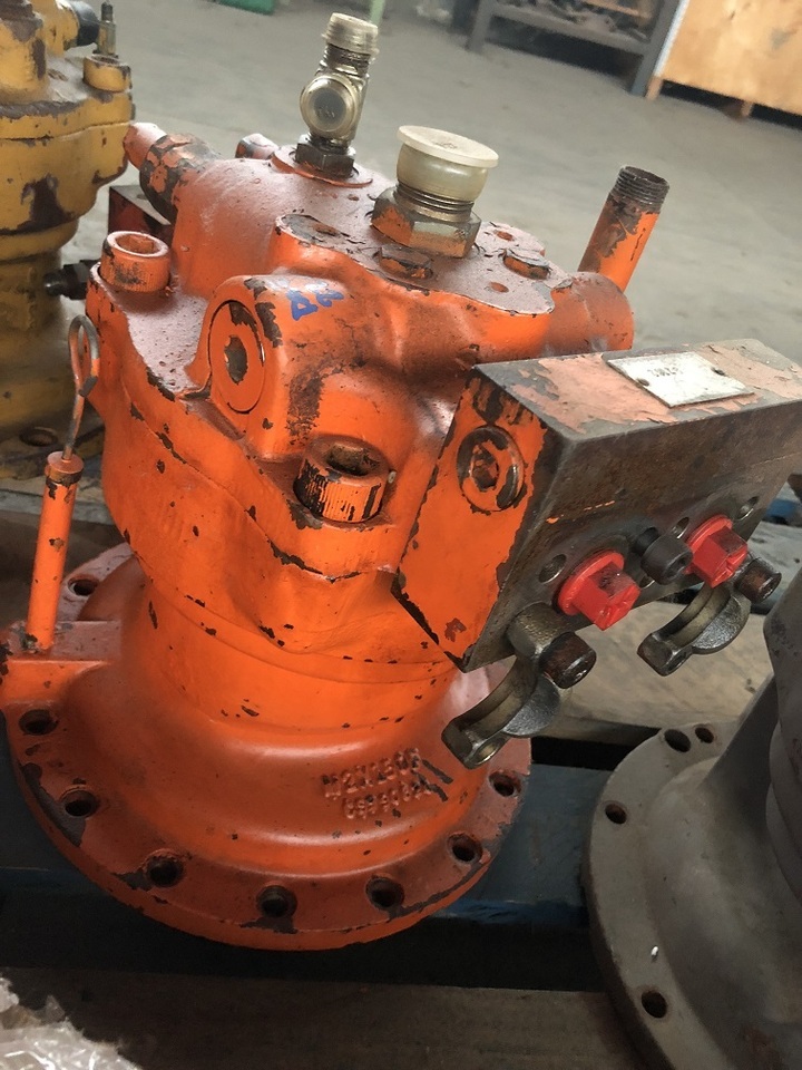 DAEWOO SOLAR 220-V swing motor - Swing motor for Crawler excavator: picture 1 DAEWOO SOLAR 220-V swing motor - Swing motor for Crawler excavator: picture 1