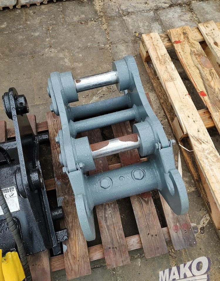Szybkozłącze mechaniczne Liebherr SW33 - Attachment for Construction machinery: picture 4 Szybkozłącze mechaniczne Liebherr SW33 - Attachment for Construction machinery: picture 4