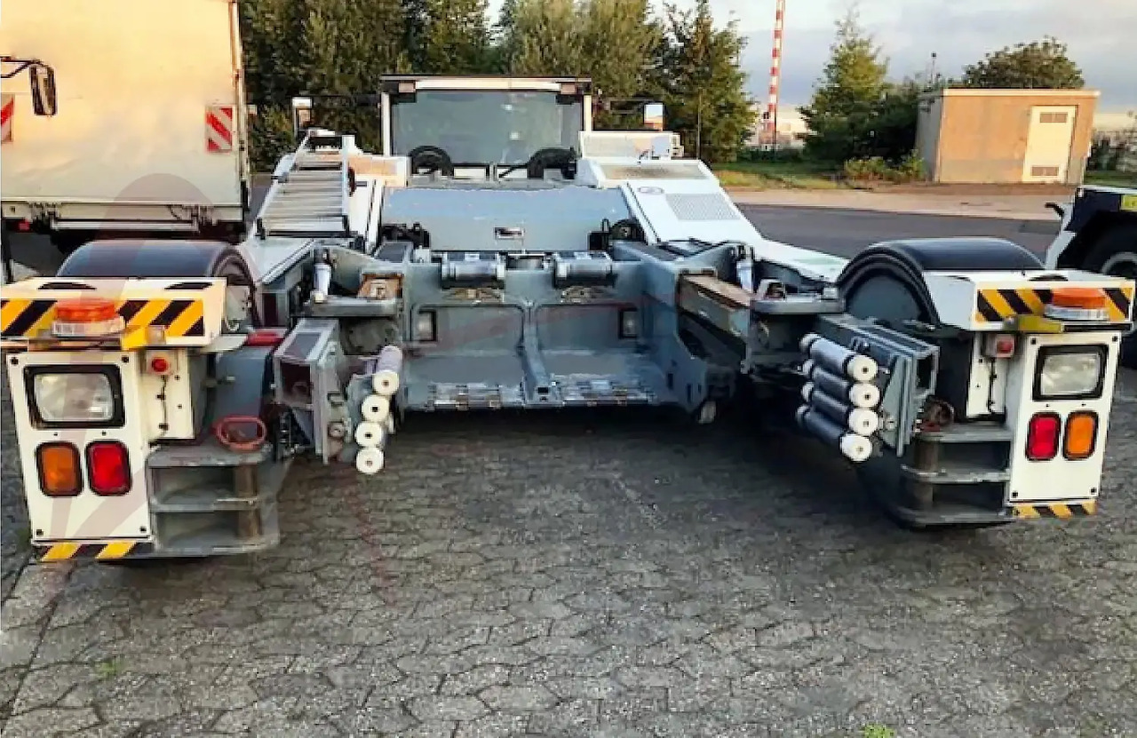 GOLDHOFER AST-2F 400 - Pushback tractor: picture 2 GOLDHOFER AST-2F 400 - Pushback tractor: picture 2