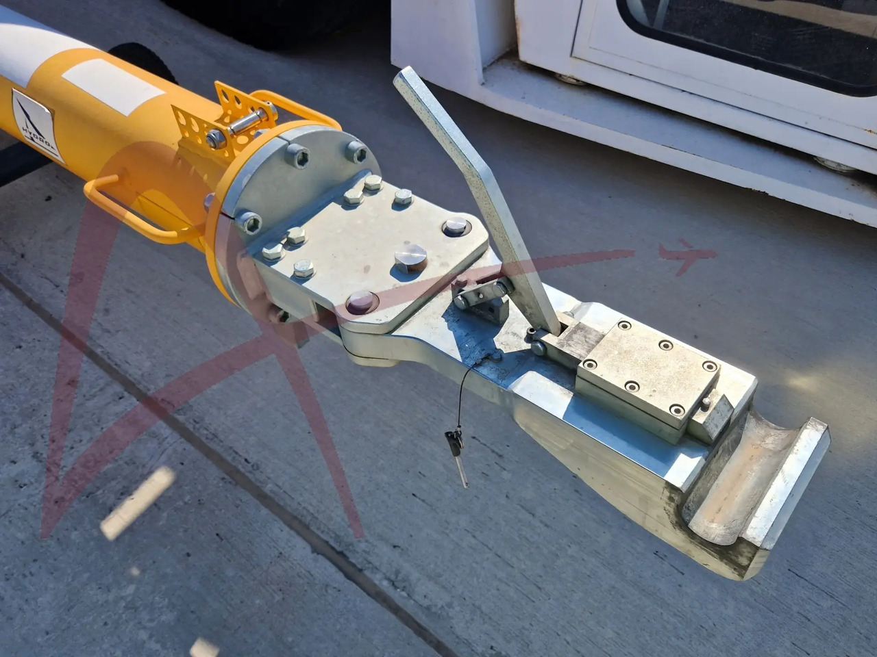 HYDRO TOWUNIV-4S - Ground support equipment: picture 2 HYDRO TOWUNIV-4S - Ground support equipment: picture 2