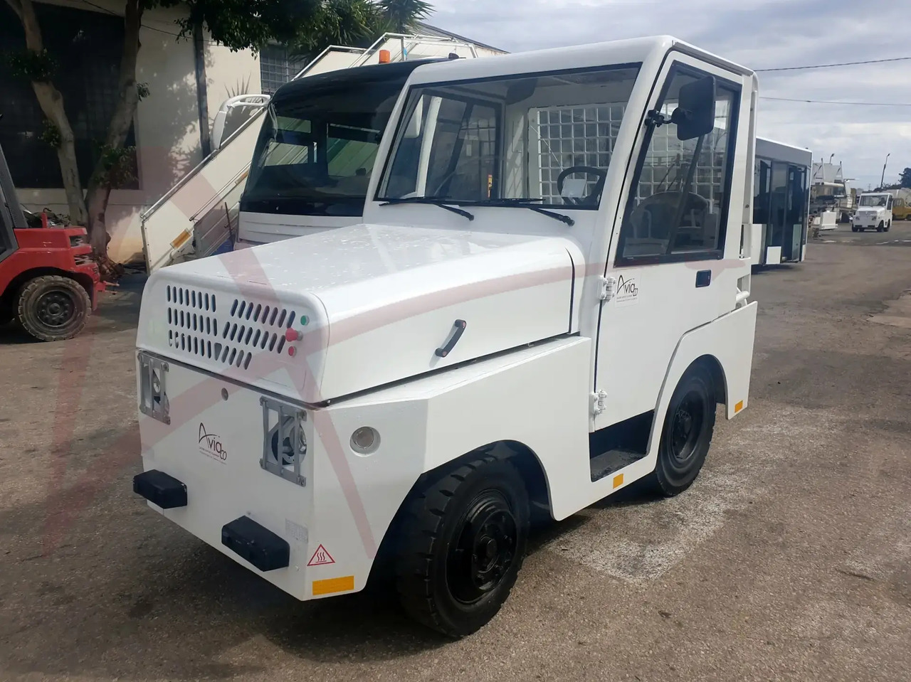 MULAG COMET 3 - Baggage tractor: picture 1 MULAG COMET 3 - Baggage tractor: picture 1