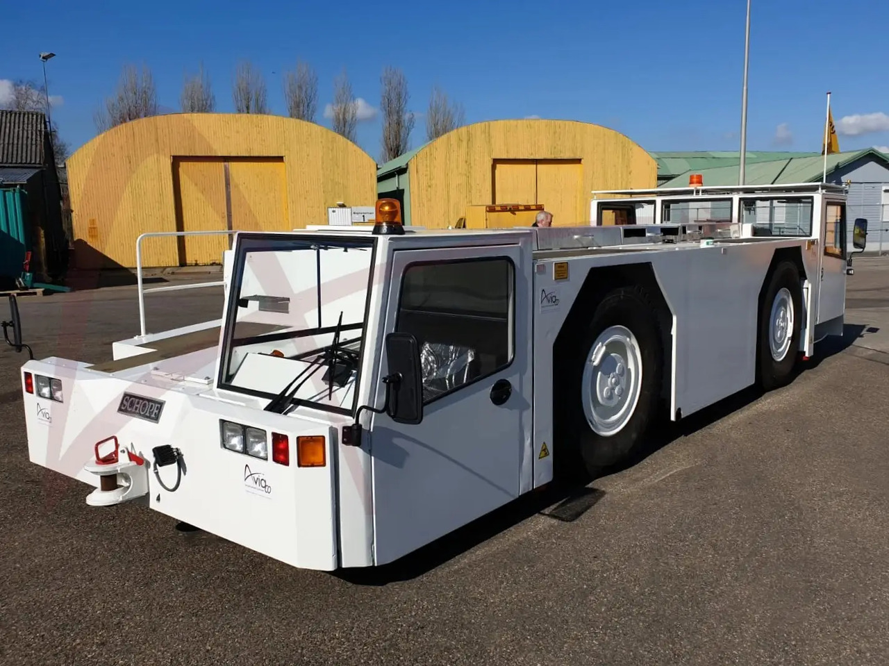SCHOPF F396 - Pushback tractor: picture 2 SCHOPF F396 - Pushback tractor: picture 2