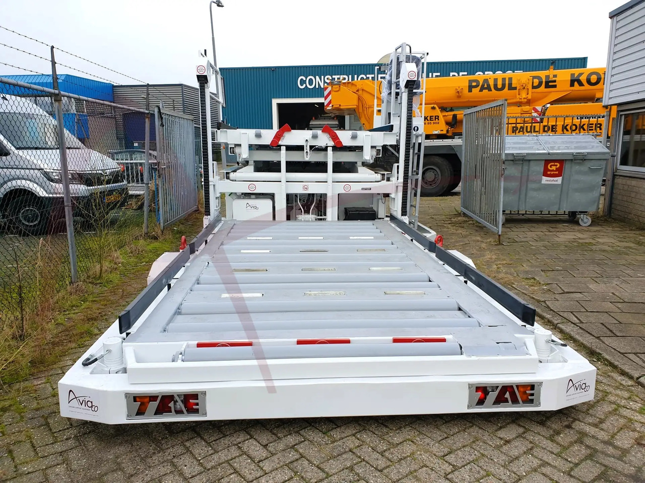 TREPEL CHAMP 70S - Aircraft cargo loader: picture 4 TREPEL CHAMP 70S - Aircraft cargo loader: picture 4