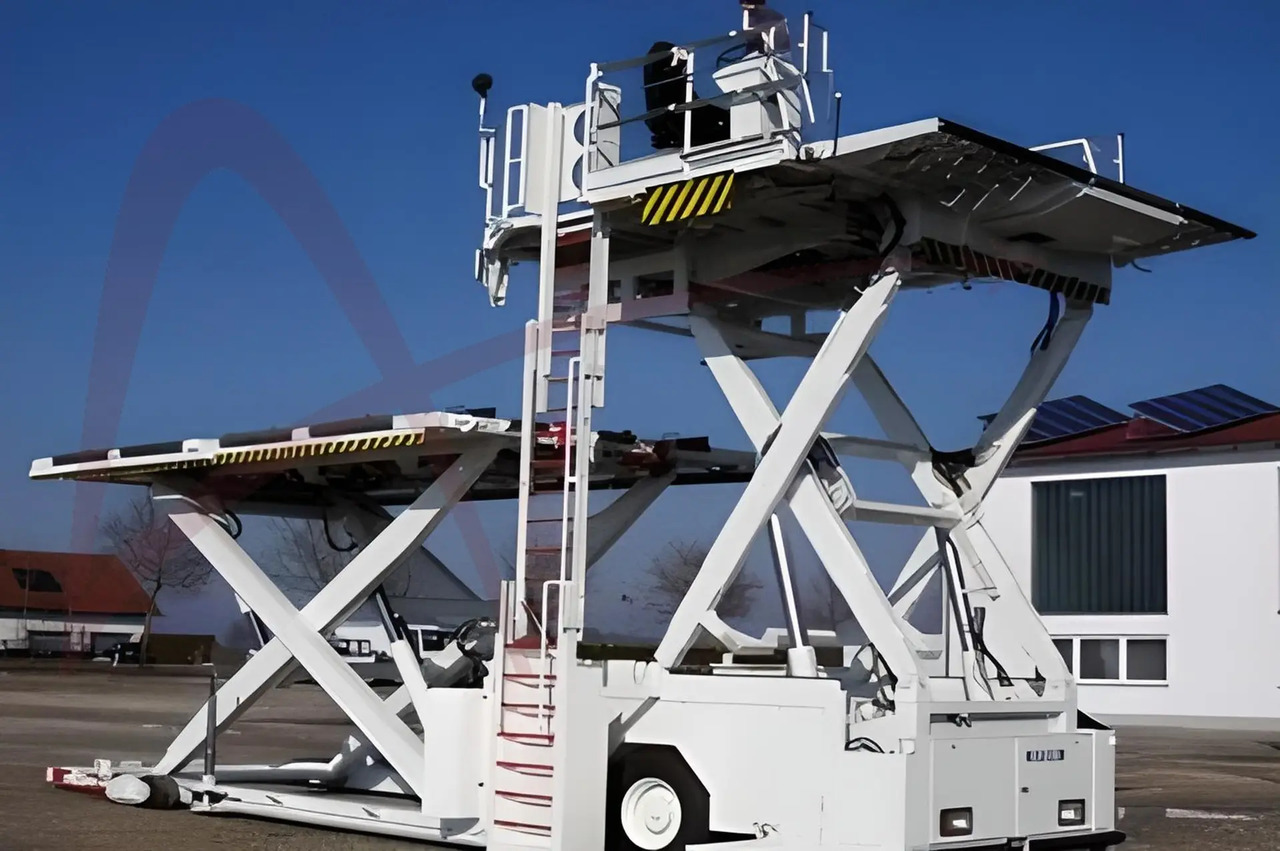 TREPEL PCL200/56 - Aircraft cargo loader: picture 1 TREPEL PCL200/56 - Aircraft cargo loader: picture 1