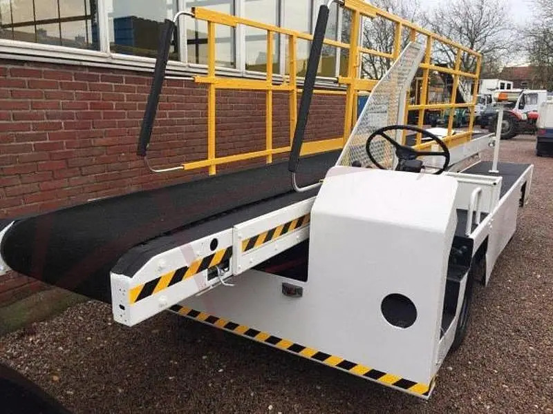 TUG 660 DIESEL - Belt loader: picture 1 TUG 660 DIESEL - Belt loader: picture 1