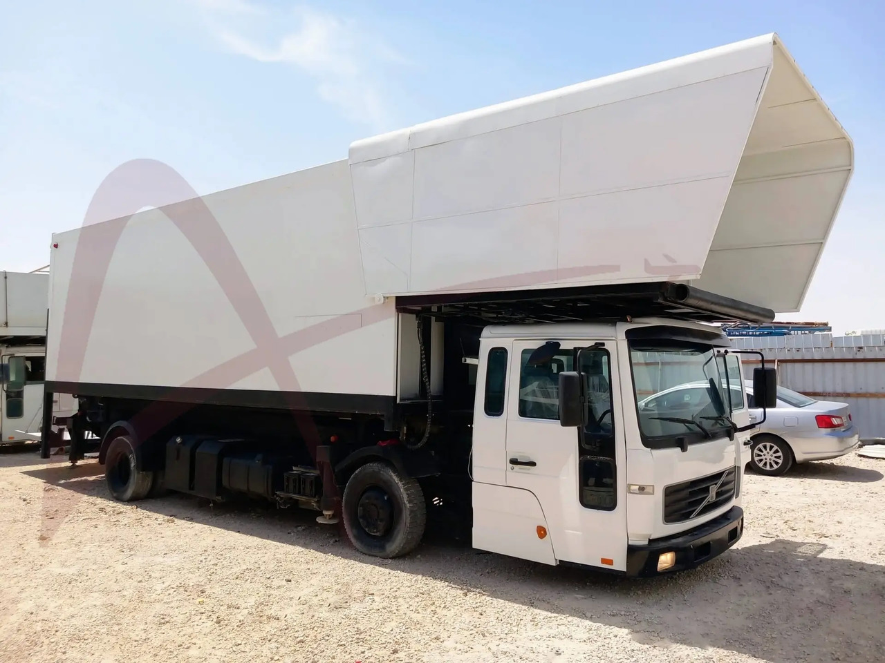 VOLVO AEROLIFT-B-VO/FL616H - Airport catering truck: picture 1 VOLVO AEROLIFT-B-VO/FL616H - Airport catering truck: picture 1