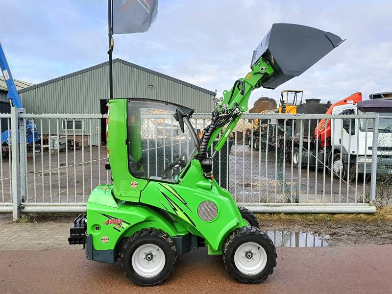 Avant M420 MSDNT mini shovel loader lader 980 kg CE - Compact track loader: picture 1 Avant M420 MSDNT mini shovel loader lader 980 kg CE - Compact track loader: picture 1
