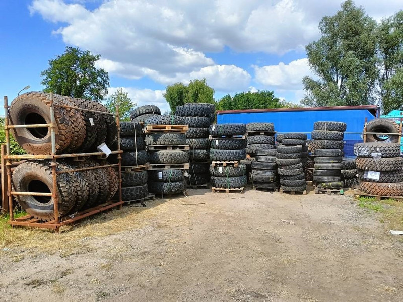 Wheels and tires for Construction machinery Banden landbouwbanden michelin dunlop 9.5R17.5 + 2: picture 1