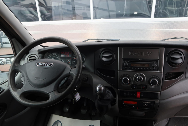 Iveco Daily 35S17V L2H3 1E EIG/ 3.5T/ AIRCO/ CRUISE/ TREKHAAK - Panel van: picture 5 Iveco Daily 35S17V L2H3 1E EIG/ 3.5T/ AIRCO/ CRUISE/ TREKHAAK - Panel van: picture 5