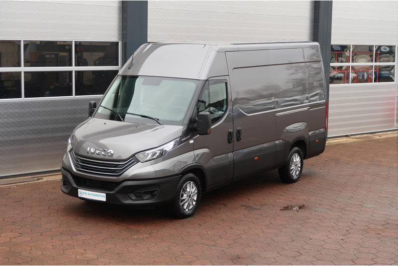 Iveco Daily 35S18HV 3.0 L2H2 BPM VRIJ/ AUT/ 2X SCHUIFDEUR/ CAMERA/ LED/ CRUISE/ CLIMA/ NAVI/ - Panel van: picture 4 Iveco Daily 35S18HV 3.0 L2H2 BPM VRIJ/ AUT/ 2X SCHUIFDEUR/ CAMERA/ LED/ CRUISE/ CLIMA/ NAVI/ - Panel van: picture 4