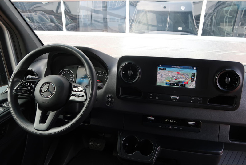 Mercedes-Benz Sprinter 317 1.9 CDI L2H2 AUT/ CAMERA/ LED/ CRUISE/ CLIMA/ MBUX - Panel van: picture 5 Mercedes-Benz Sprinter 317 1.9 CDI L2H2 AUT/ CAMERA/ LED/ CRUISE/ CLIMA/ MBUX - Panel van: picture 5