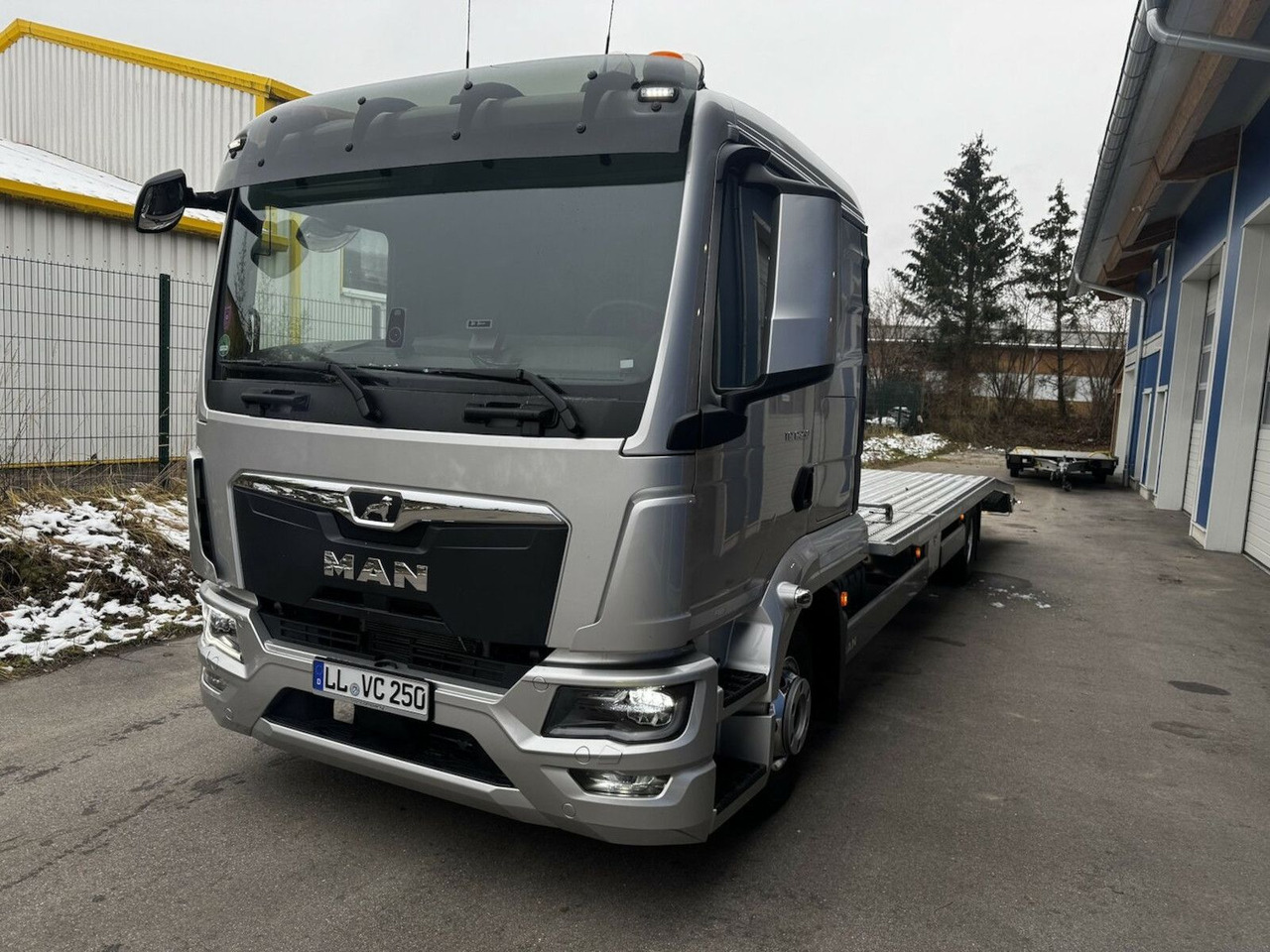 MAN TGL 12.250 4x2 BL Autotransporter FVG MAN TGL 12.250 BL Autotransporter Netto 116714- - Autotransporter truck: picture 4 MAN TGL 12.250 4x2 BL Autotransporter FVG MAN TGL 12.250 BL Autotransporter Netto 116714- - Autotransporter truck: picture 4