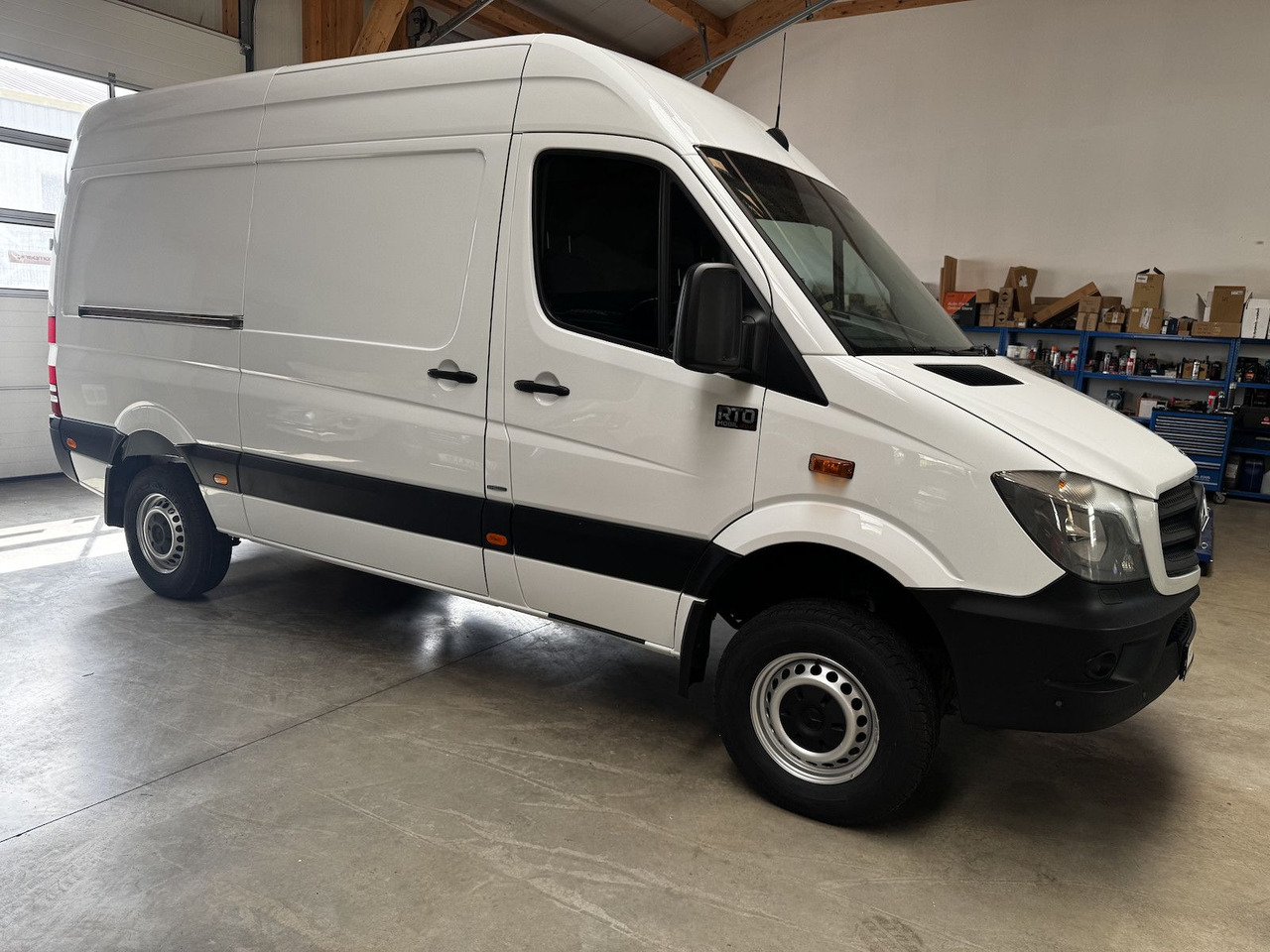 Mercedes-Benz Sprinter 319 CDI 4x4 3.0 V6 Untersetzung 1a! - Camper van: picture 4 Mercedes-Benz Sprinter 319 CDI 4x4 3.0 V6 Untersetzung 1a! - Camper van: picture 4