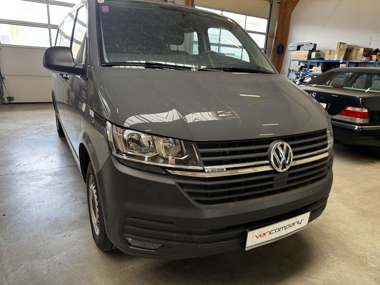 Volkswagen T6.1 lang 5-Sitzer 2.0 TDI 4Motion puregrey - Small van, Combi van: picture 3 Volkswagen T6.1 lang 5-Sitzer 2.0 TDI 4Motion puregrey - Small van, Combi van: picture 3