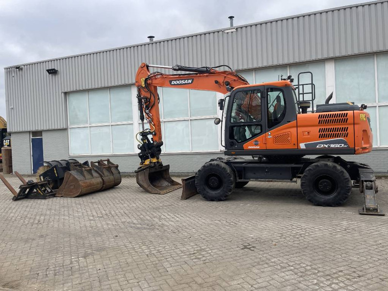 Doosan DX 160 W-5 2019 6620 H ENGCON ROTOTILT CE - Wheel excavator: picture 4 Doosan DX 160 W-5 2019 6620 H ENGCON ROTOTILT CE - Wheel excavator: picture 4