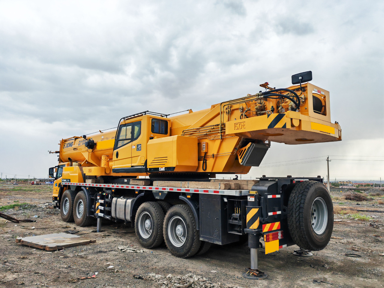 XCMG Official QY100K6C Second Hand Pickup Truck Crane 100t All Terrain Crane - Mobile crane: picture 4 XCMG Official QY100K6C Second Hand Pickup Truck Crane 100t All Terrain Crane - Mobile crane: picture 4