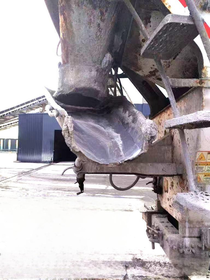 Concrete mixer truck XCMG Official Second Hand Cement Mixer Machine G4804B 12m³ Concrete Mixer Truck Price: picture 6
