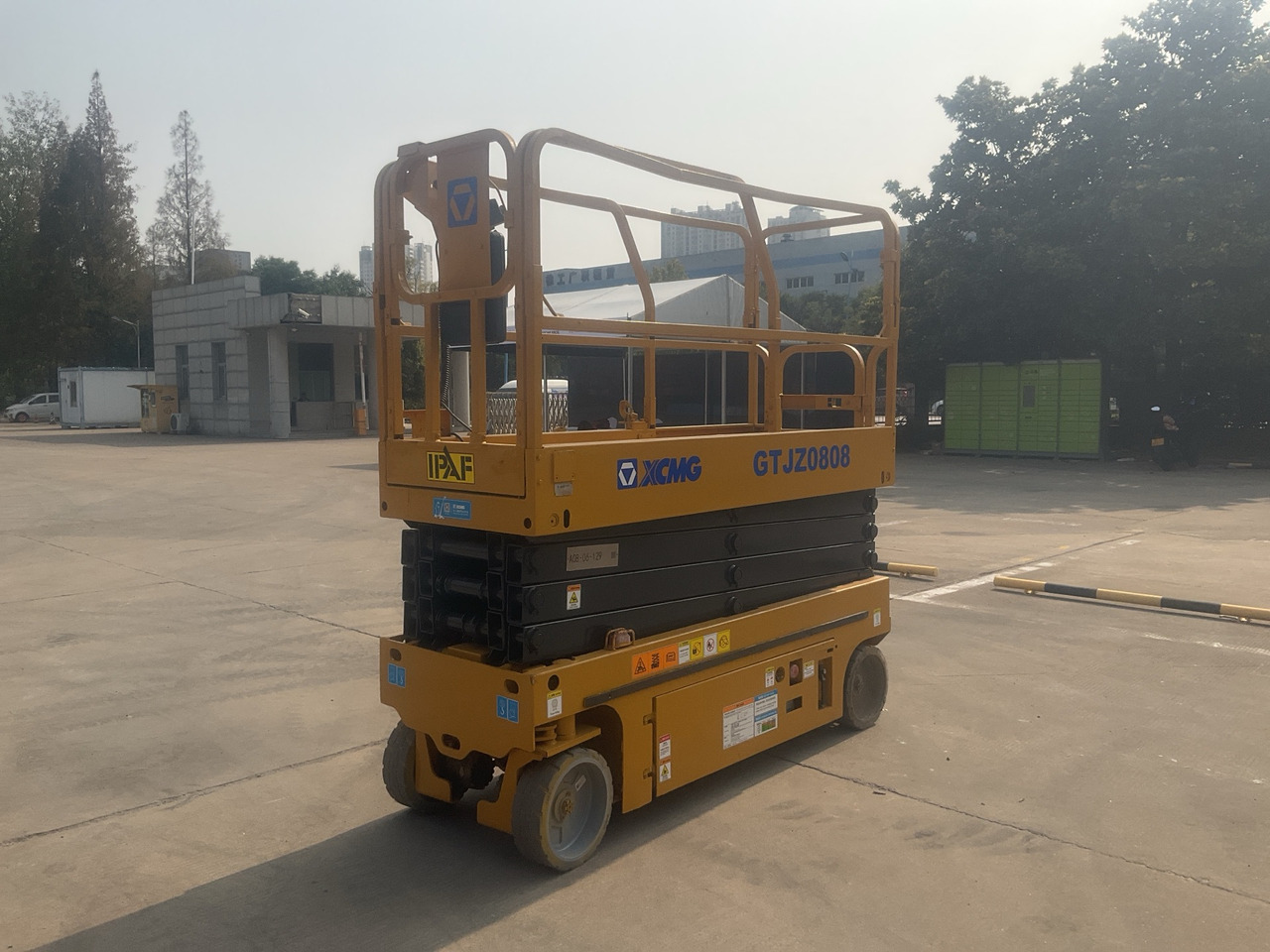 XCMG Official Used Aerial Work Platform Lift GTJZ0808 8m Hydraulic Scissor Lift Price - Scissor lift: picture 3 XCMG Official Used Aerial Work Platform Lift GTJZ0808 8m Hydraulic Scissor Lift Price - Scissor lift: picture 3