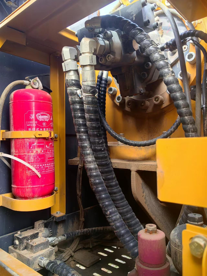 XCMG Official XR160E 56m Depth Hydraulic Borehole Drilling Rig Machine Rotary Piling - Drilling rig: picture 5 XCMG Official XR160E 56m Depth Hydraulic Borehole Drilling Rig Machine Rotary Piling - Drilling rig: picture 5