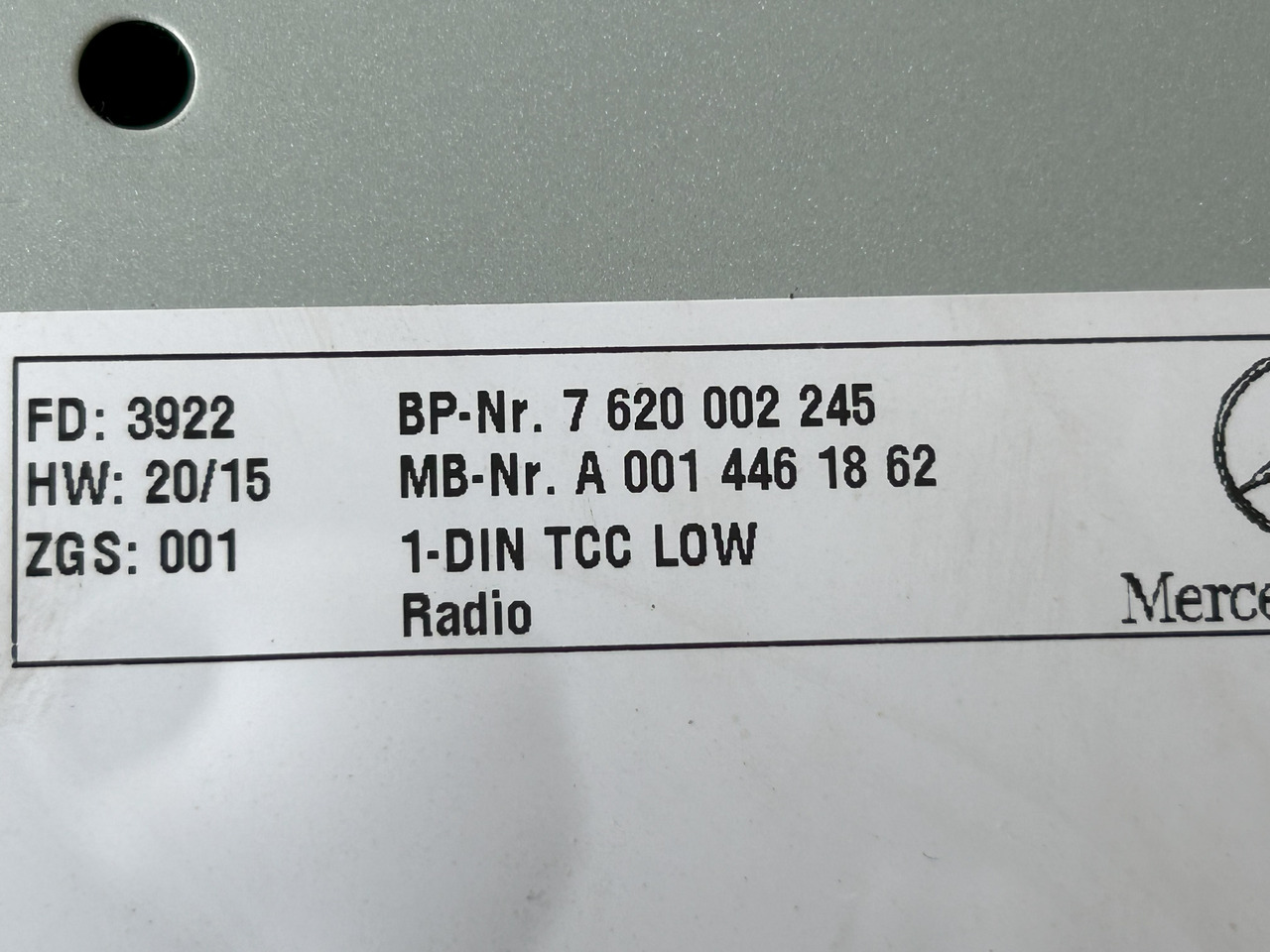 BOSCH CAR RADIO 7620002245 MERCEDES ACTROS A0014461862 NEW ORIGINAL - Cab and interior: picture 3 BOSCH CAR RADIO 7620002245 MERCEDES ACTROS A0014461862 NEW ORIGINAL - Cab and interior: picture 3