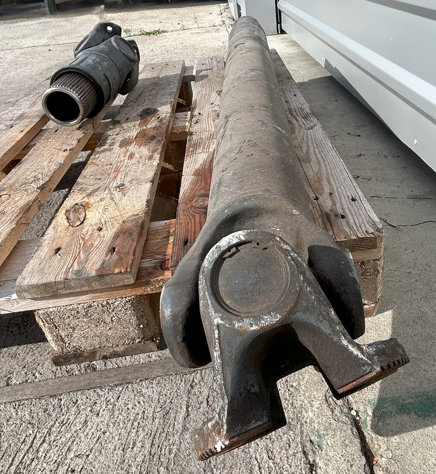 DAF CF EURO 6 440 DRIVE SHAFT LENGTH 1640 MM - Propeller shaft: picture 3 DAF CF EURO 6 440 DRIVE SHAFT LENGTH 1640 MM - Propeller shaft: picture 3