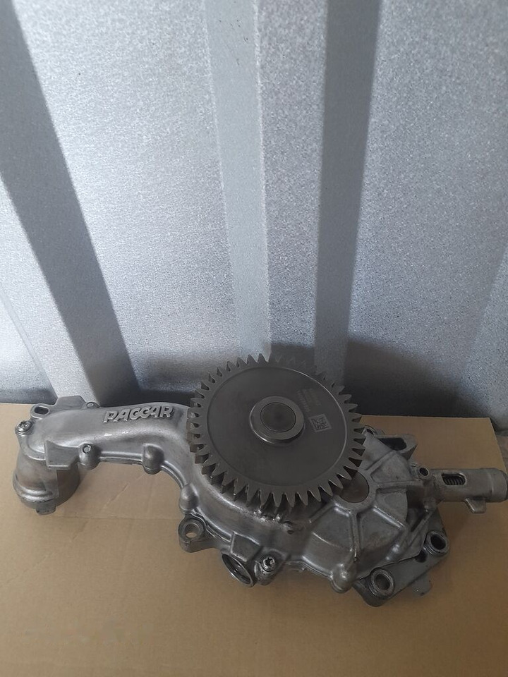 DAF XF 106 MX11 1955983 DAF XF 106 MX11 truck - Oil pump for Truck: picture 1 DAF XF 106 MX11 1955983 DAF XF 106 MX11 truck - Oil pump for Truck: picture 1