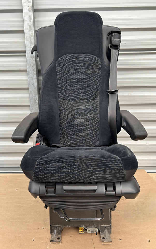 Grammer Grammer DRIVER'S SEAT MERCEDES ACTROS MP4 - Seat for Truck: picture 1 Grammer Grammer DRIVER'S SEAT MERCEDES ACTROS MP4 - Seat for Truck: picture 1