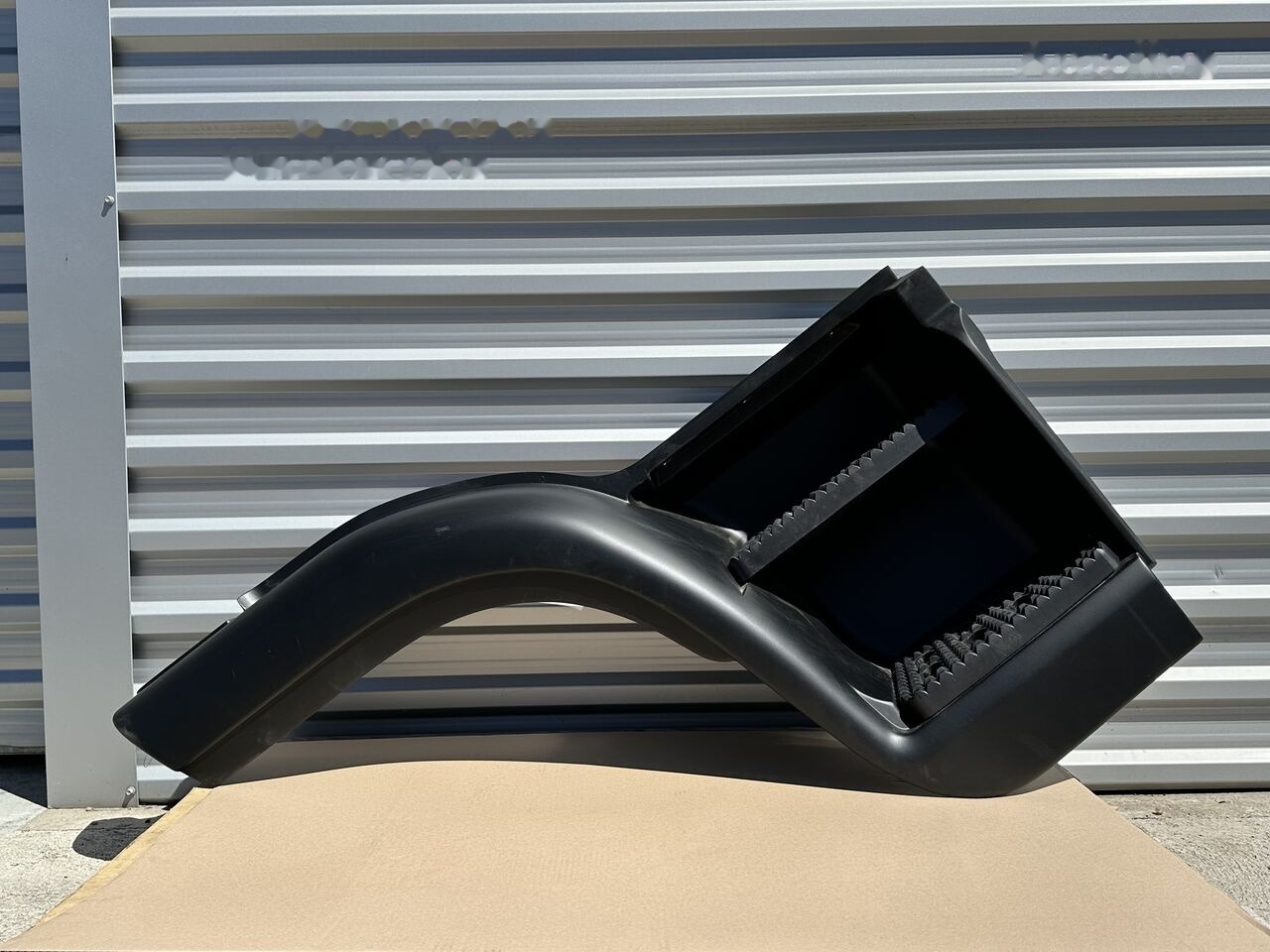 IVECO EUROCARGO 504039202 - Footstep for Truck: picture 1 IVECO EUROCARGO 504039202 - Footstep for Truck: picture 1