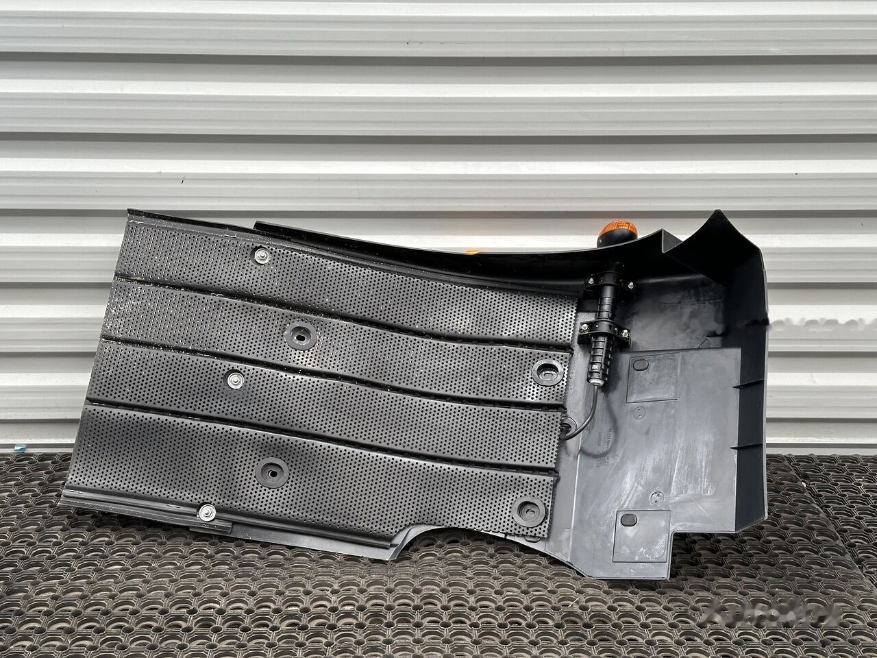 IVECO EUROCARGO 5801551254 IVECO 5801551254 R - Fender for Truck: picture 4 IVECO EUROCARGO 5801551254 IVECO 5801551254 R - Fender for Truck: picture 4