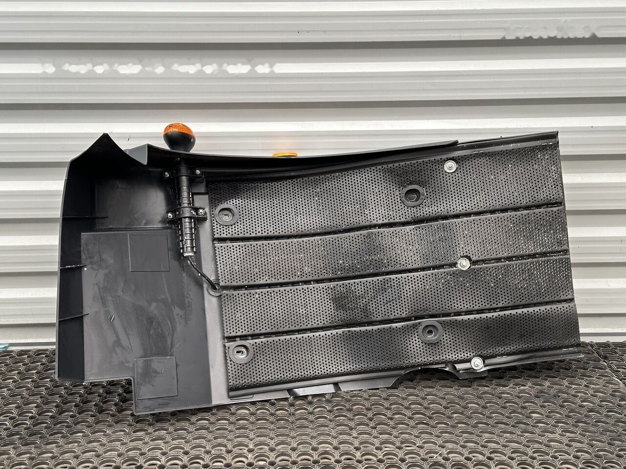IVECO EUROCARGO 5801551258 - Fender for Truck: picture 2 IVECO EUROCARGO 5801551258 - Fender for Truck: picture 2