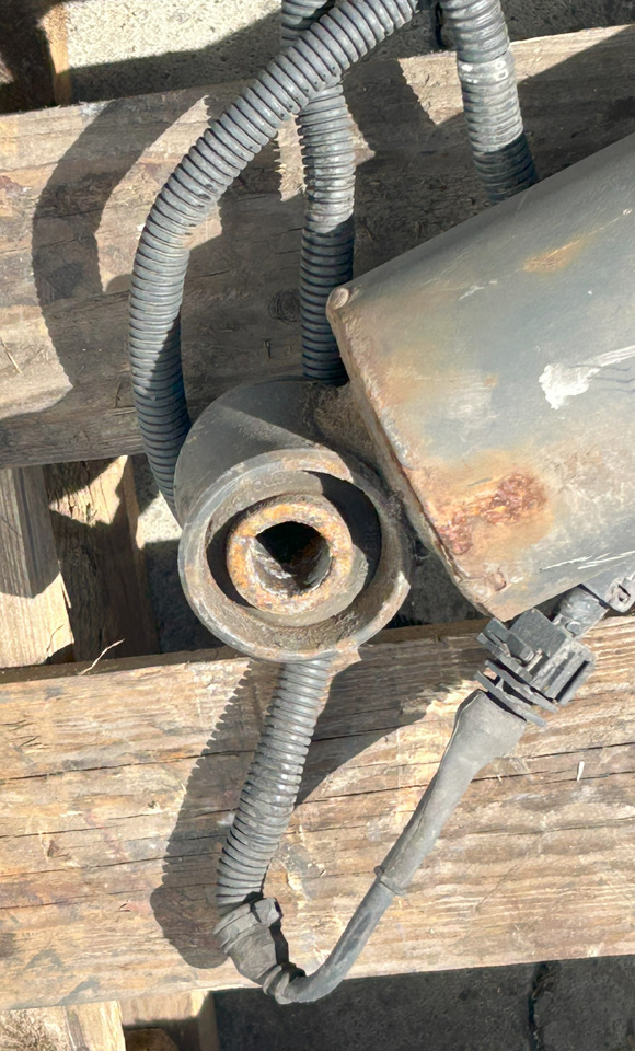 MERCEDES ACTROS MP4 SUSPENSION SHOCK ABSORBER - Shock absorber: picture 4 MERCEDES ACTROS MP4 SUSPENSION SHOCK ABSORBER - Shock absorber: picture 4