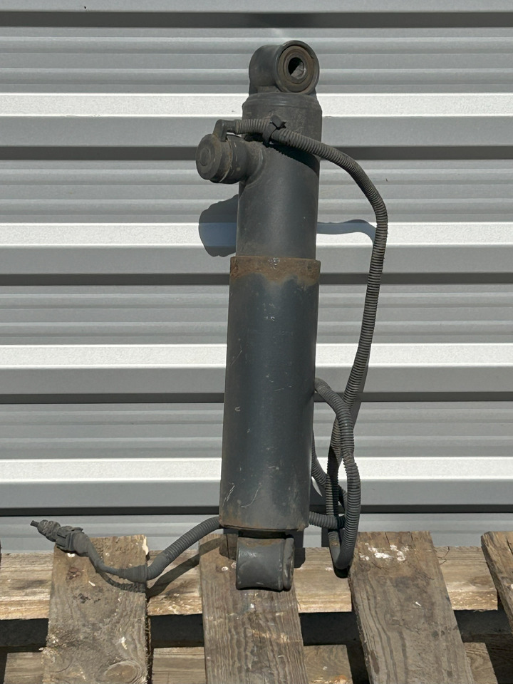 MERCEDES ACTROS MP4 SUSPENSION SHOCK ABSORBER - Shock absorber: picture 1 MERCEDES ACTROS MP4 SUSPENSION SHOCK ABSORBER - Shock absorber: picture 1