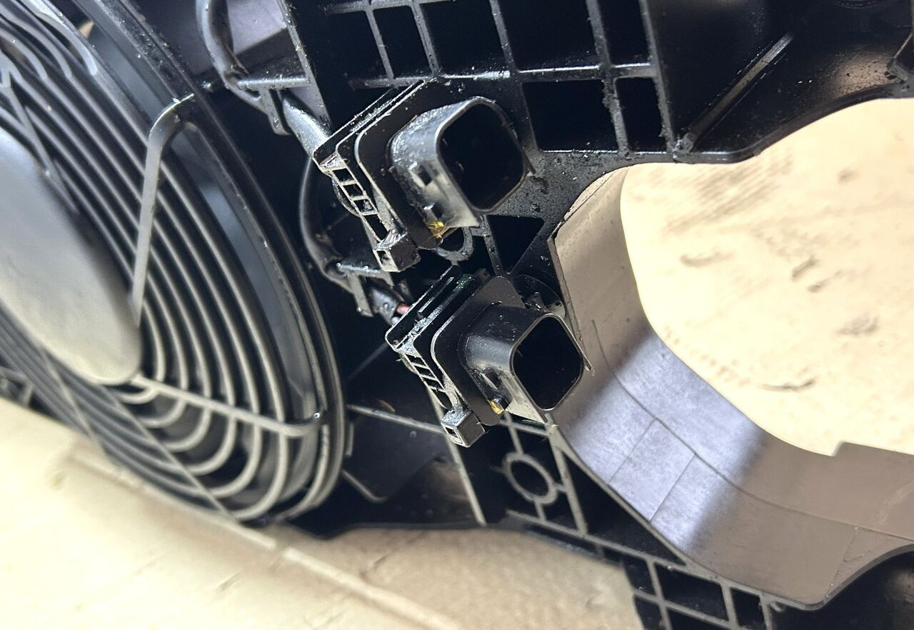 Mercedes-Benz ACTROS MP4 A9608200142 Mercedes-Benz ACTROS MP4 truck - Fan for Truck: picture 3 Mercedes-Benz ACTROS MP4 A9608200142 Mercedes-Benz ACTROS MP4 truck - Fan for Truck: picture 3