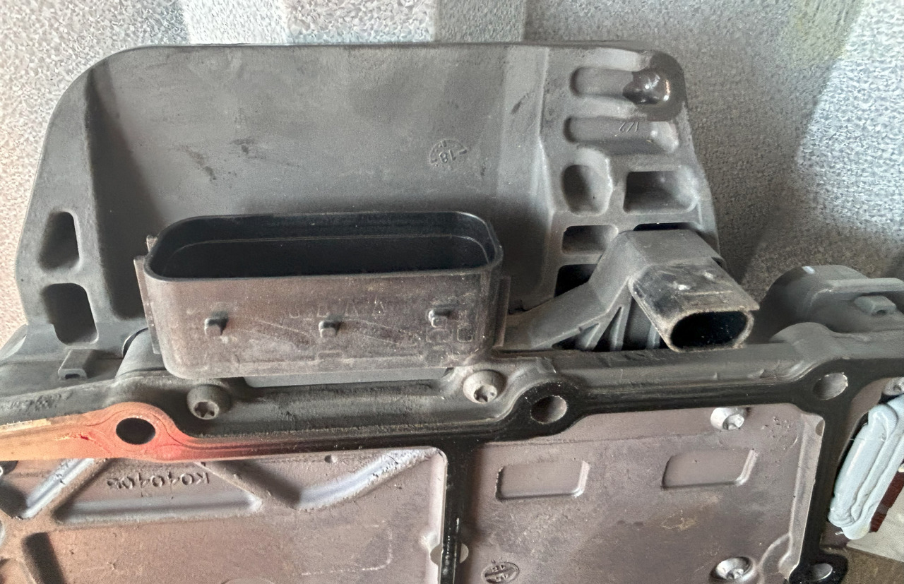 ZF TRAXON ZF GEARBOX CONTROL - Gearbox and parts: picture 4 ZF TRAXON ZF GEARBOX CONTROL - Gearbox and parts: picture 4