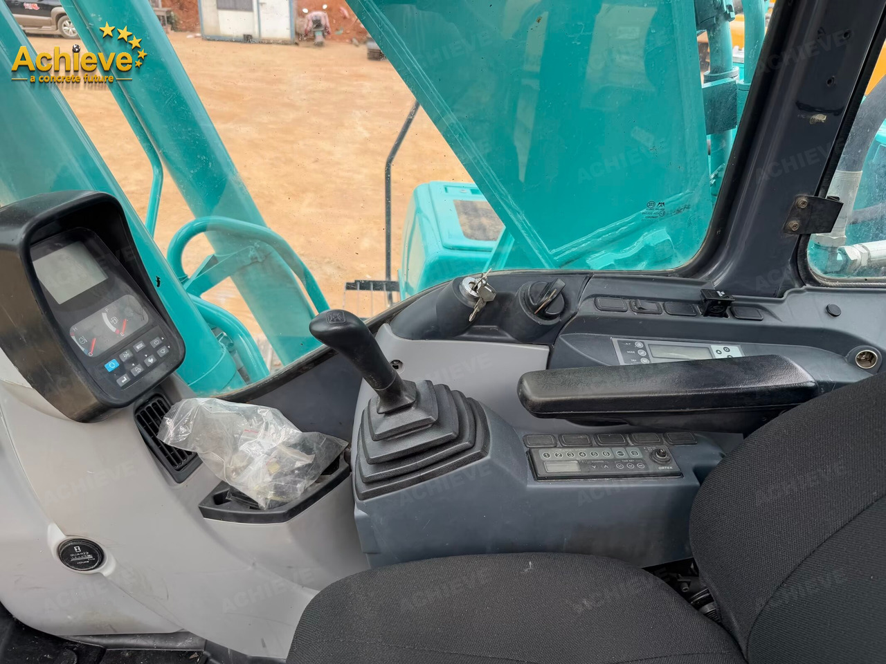 Leasing of KOBELCO SK200 0.8 m³ 20000 kg 110/2000 kw/rpm 6D34-TLU2D 【ACHIEVE】 TOP CONDITION!!! KOBELCO SK200 0.8 m³ 20000 kg 110/2000 kw/rpm 6D34-TLU2D 【ACHIEVE】 TOP CONDITION!!!: picture 26