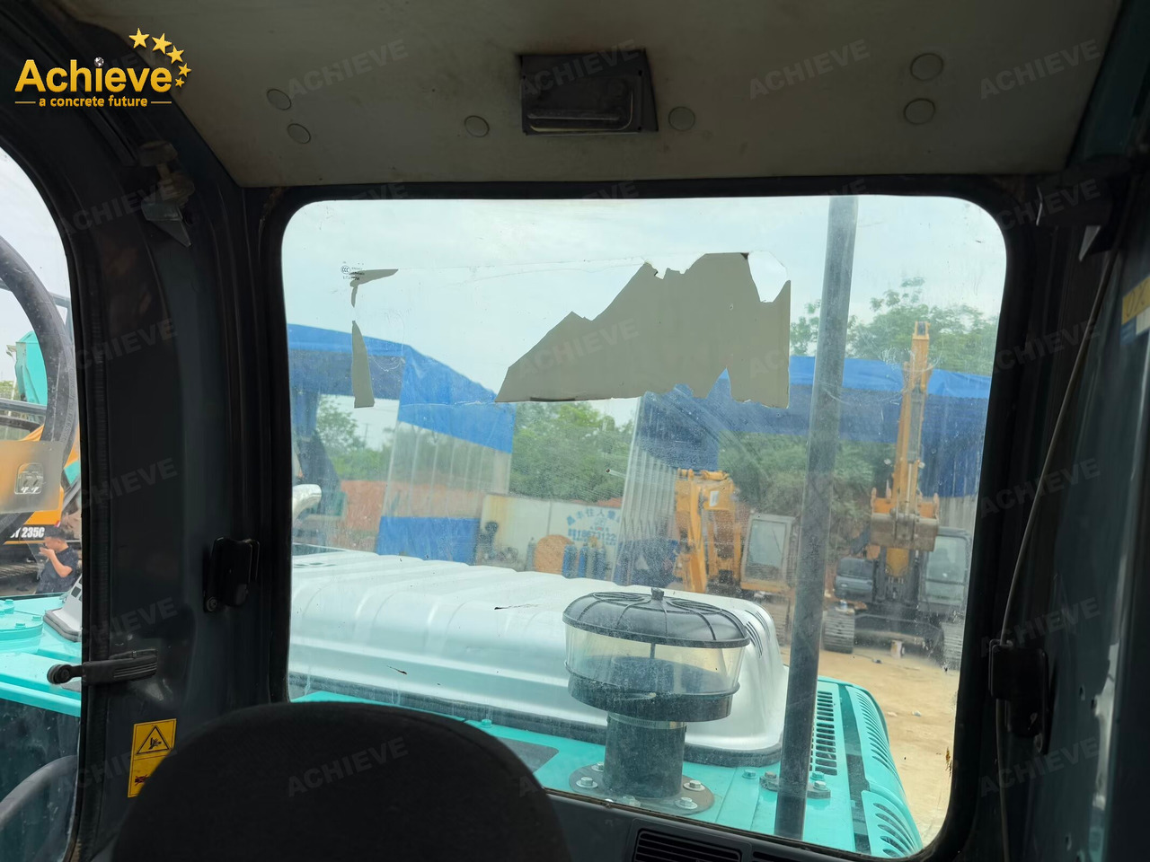Leasing of KOBELCO SK200 0.8 m³ 20000 kg 110/2000 kw/rpm 6D34-TLU2D 【ACHIEVE】 TOP CONDITION!!! KOBELCO SK200 0.8 m³ 20000 kg 110/2000 kw/rpm 6D34-TLU2D 【ACHIEVE】 TOP CONDITION!!!: picture 24