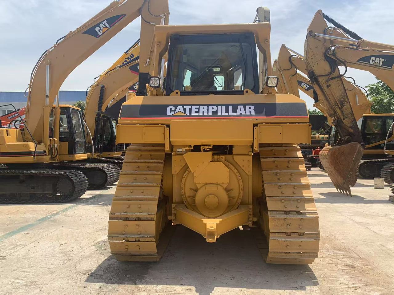 Caterpillar Tracked Tractor CAT D6R, D7R, D8R with Triangle Track - Bulldozer: picture 5 Caterpillar Tracked Tractor CAT D6R, D7R, D8R with Triangle Track - Bulldozer: picture 5