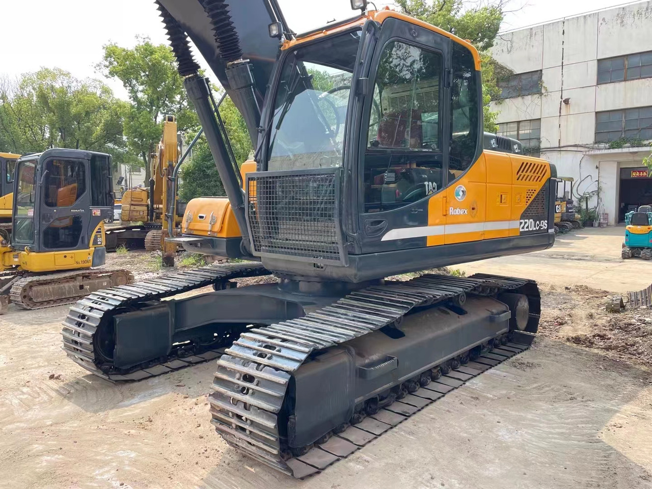 HYUNDAI 220LC-9S Good Condition Hydraulic Excavator for Colombia - Crawler excavator: picture 4 HYUNDAI 220LC-9S Good Condition Hydraulic Excavator for Colombia - Crawler excavator: picture 4