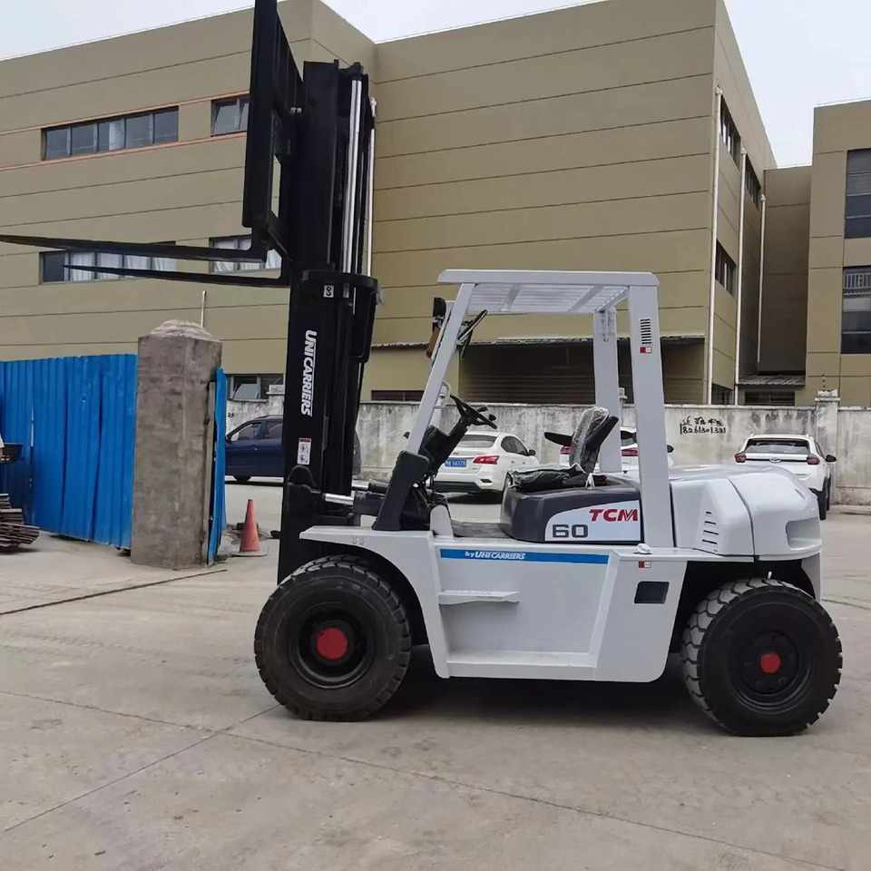 TCM 6 ton Diesel Forklift FD60 with Fork Positioner - Diesel forklift: picture 1 TCM 6 ton Diesel Forklift FD60 with Fork Positioner - Diesel forklift: picture 1