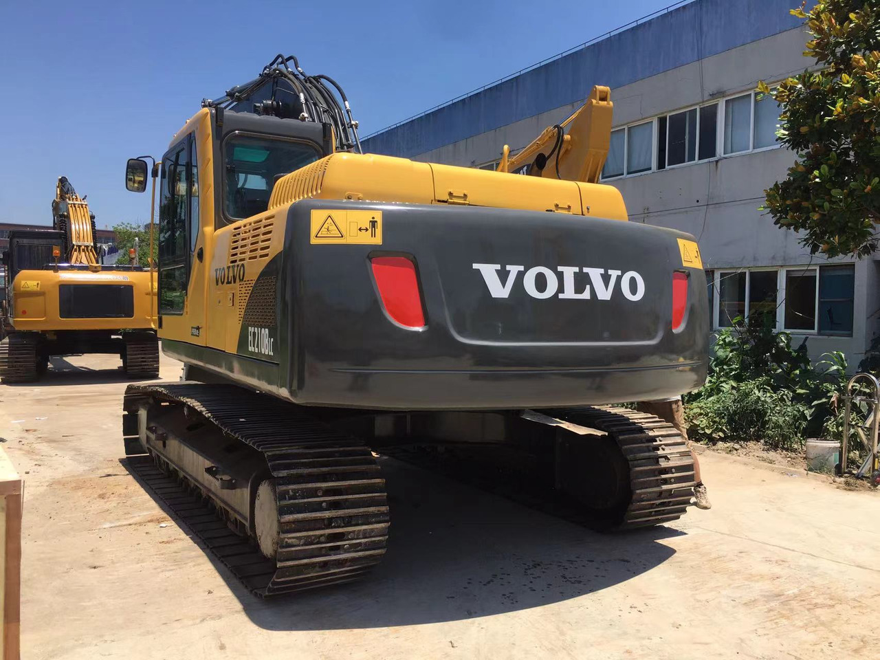 VOLVO Used Volvo EC210LC Crawler Excavator - DEPENDABLE POWER, LOW OWNERSHIP COST - Crawler excavator: picture 2 VOLVO Used Volvo EC210LC Crawler Excavator - DEPENDABLE POWER, LOW OWNERSHIP COST - Crawler excavator: picture 2