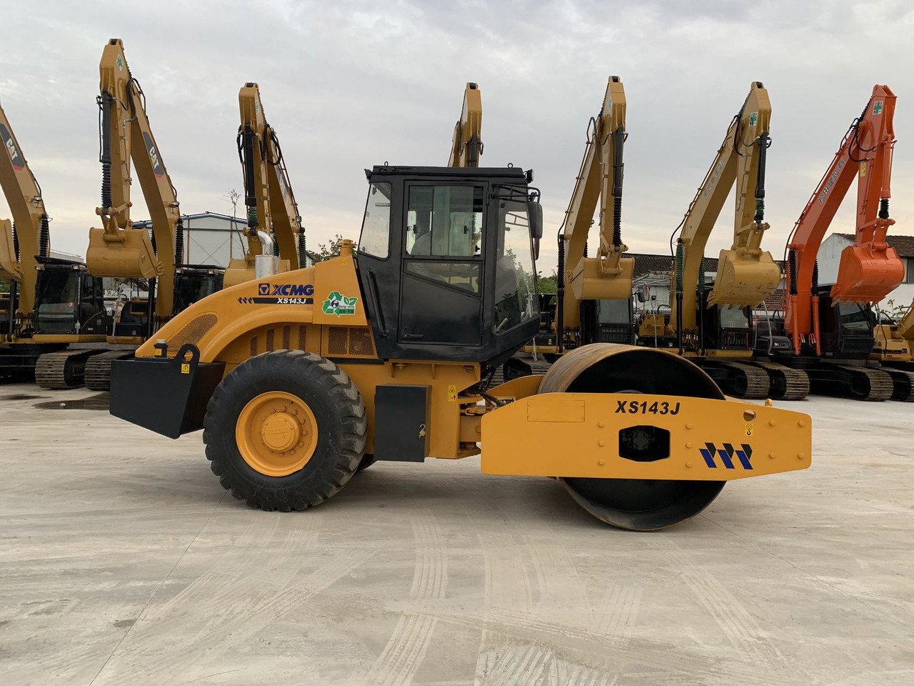 XCMG XS143J Vibratory Road roller Secondhand Condition - Road roller: picture 4 XCMG XS143J Vibratory Road roller Secondhand Condition - Road roller: picture 4