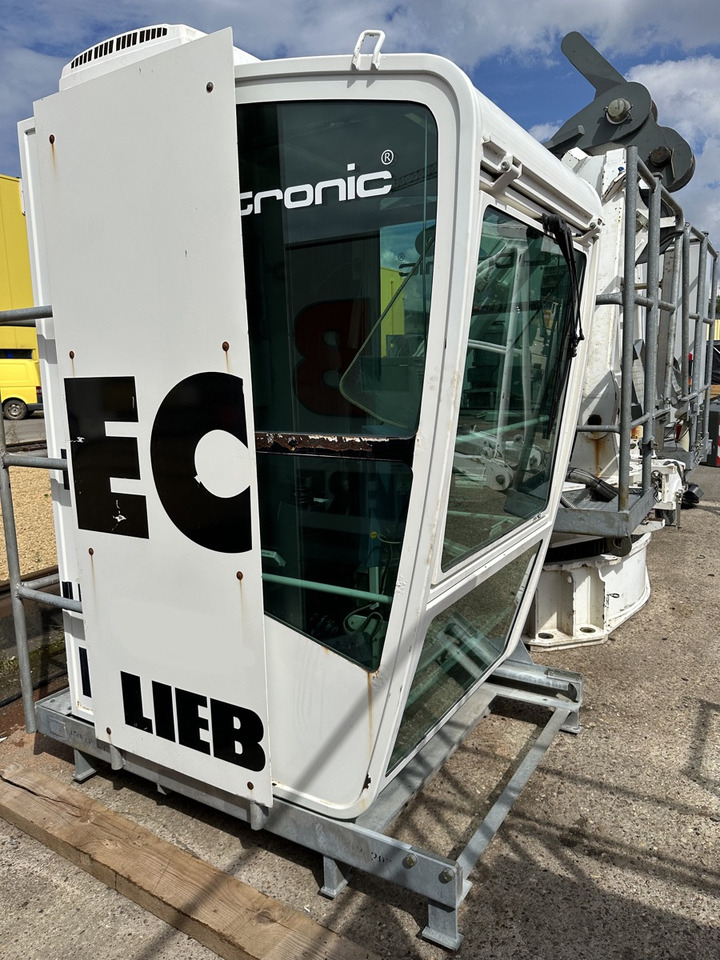 LIEBHERR 150 EC-B 8 Litronic - Tower crane: picture 1 LIEBHERR 150 EC-B 8 Litronic - Tower crane: picture 1