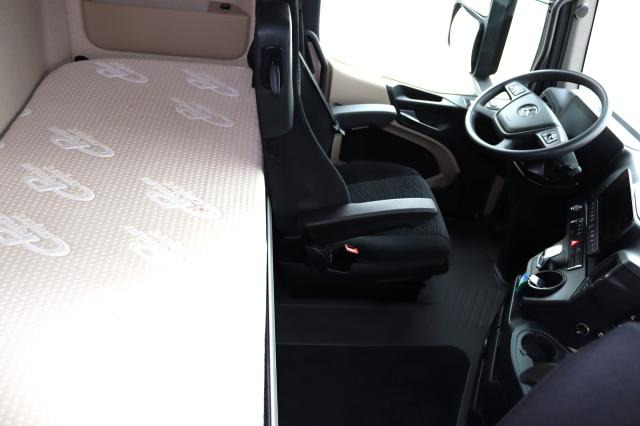 Leasing of Mercedes-Benz Actros 1842 L nR Mercedes-Benz Actros 1842 L nR: picture 9 Leasing of Mercedes-Benz Actros 1842 L nR Mercedes-Benz Actros 1842 L nR: picture 9