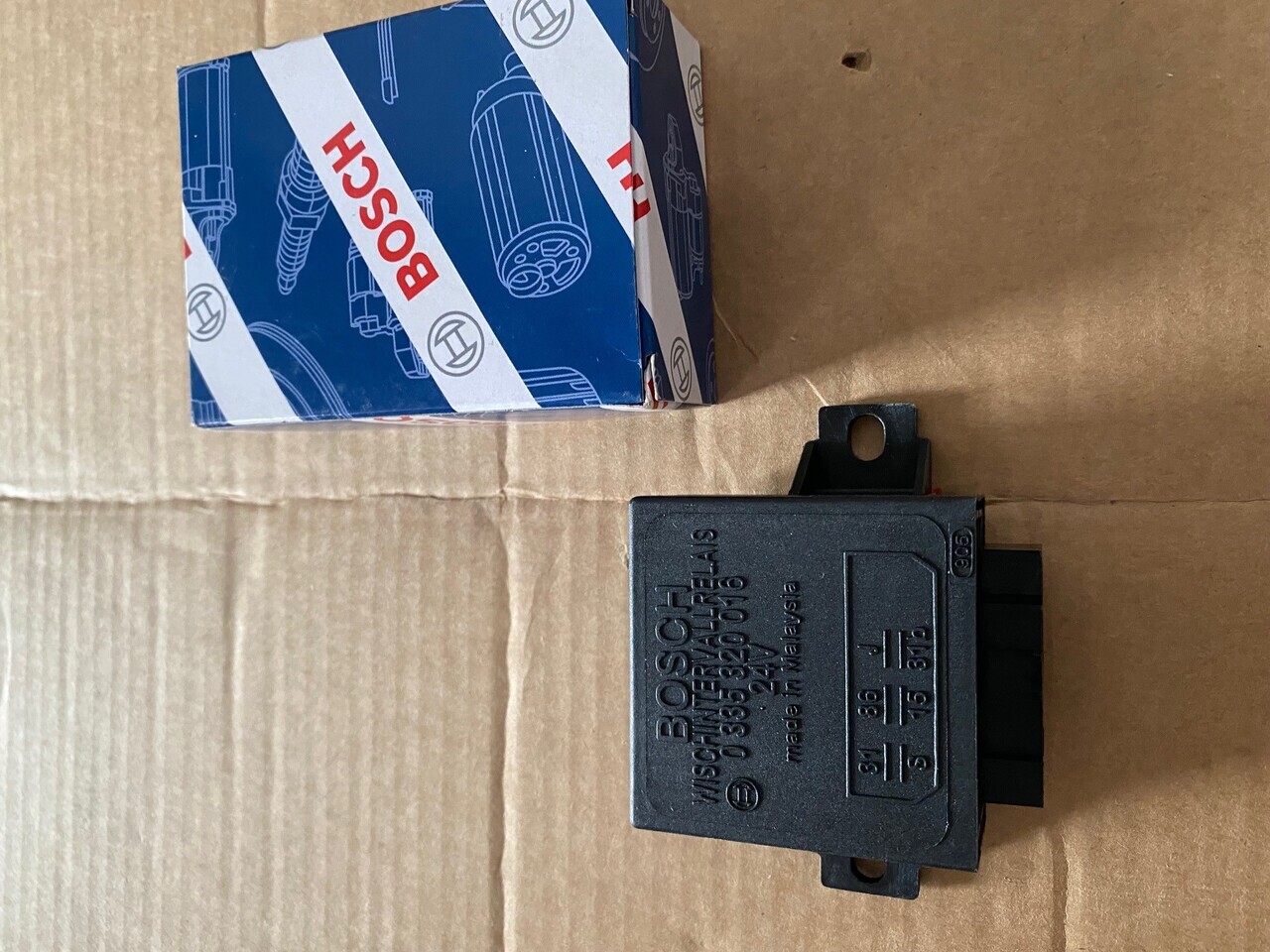 BOSCH Relay, wipe-/wash interval BOSCH 0 335 320 016 0335320016 - Spare parts: picture 1 BOSCH Relay, wipe-/wash interval BOSCH 0 335 320 016 0335320016 - Spare parts: picture 1