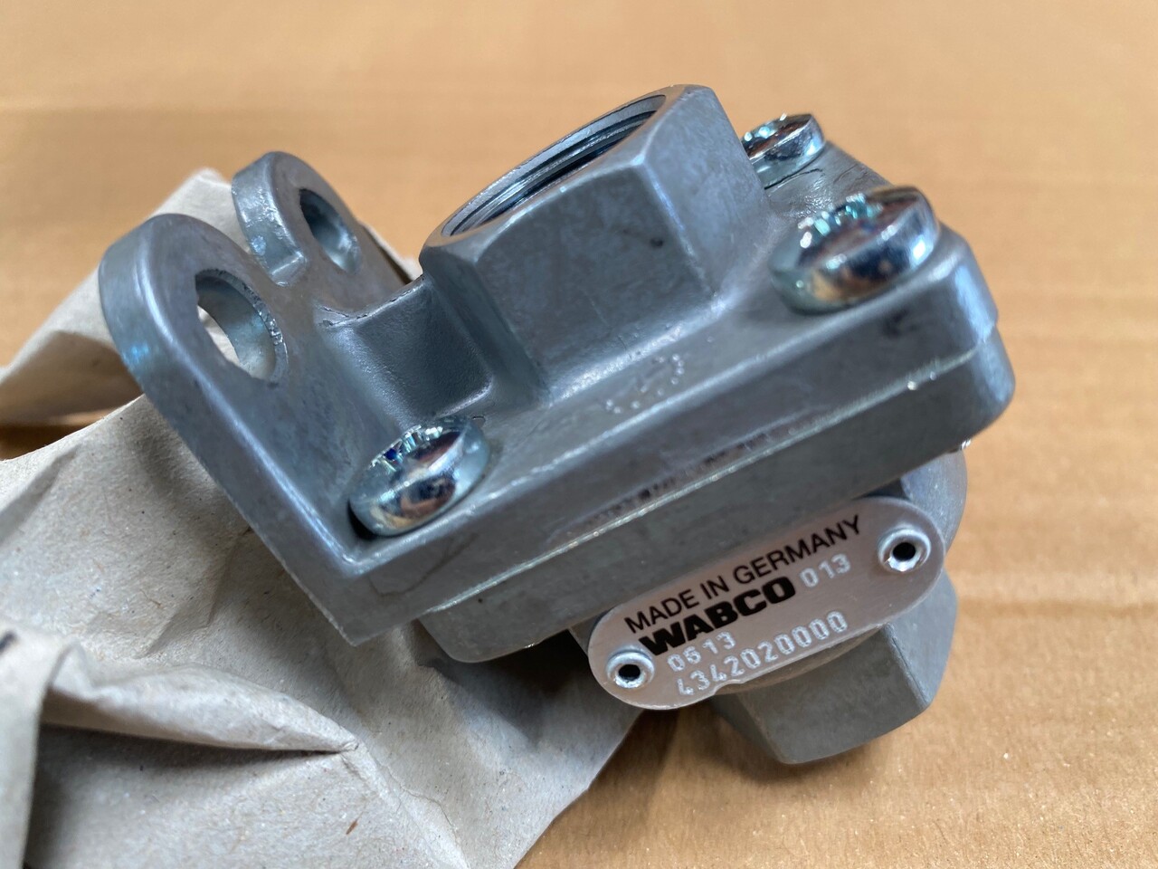 NEW HOLLAND 34834 Valve O&K Terex 34834 1455254 533-7221 Wabco 4342020000 - Spare parts: picture 3 NEW HOLLAND 34834 Valve O&K Terex 34834 1455254 533-7221 Wabco 4342020000 - Spare parts: picture 3