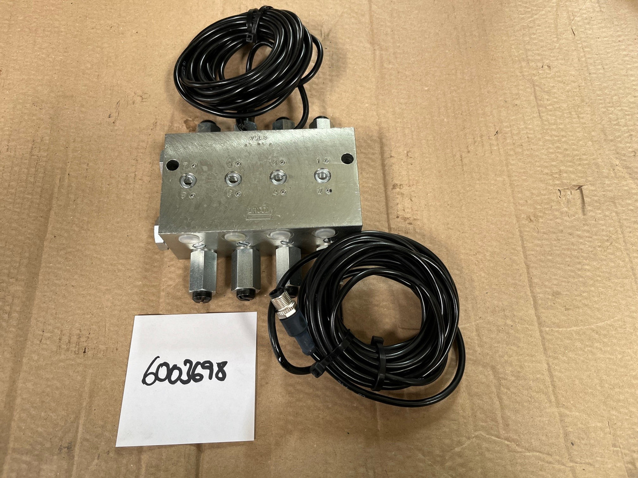 O&K Terex RH120 6030 Distributor 2168972 1466647 534-8601 6003698 4077744 483-2162 6003707 4042723 535-4452 6003699 1457645 533-8229 - Spare parts: picture 1 O&K Terex RH120 6030 Distributor 2168972 1466647 534-8601 6003698 4077744 483-2162 6003707 4042723 535-4452 6003699 1457645 533-8229 - Spare parts: picture 1
