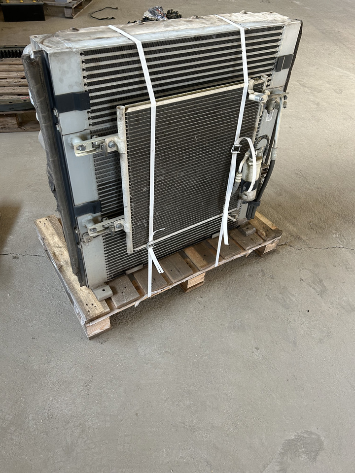 Volvo EW140C - Oil cooler for Wheel excavator: picture 1 Volvo EW140C - Oil cooler for Wheel excavator: picture 1