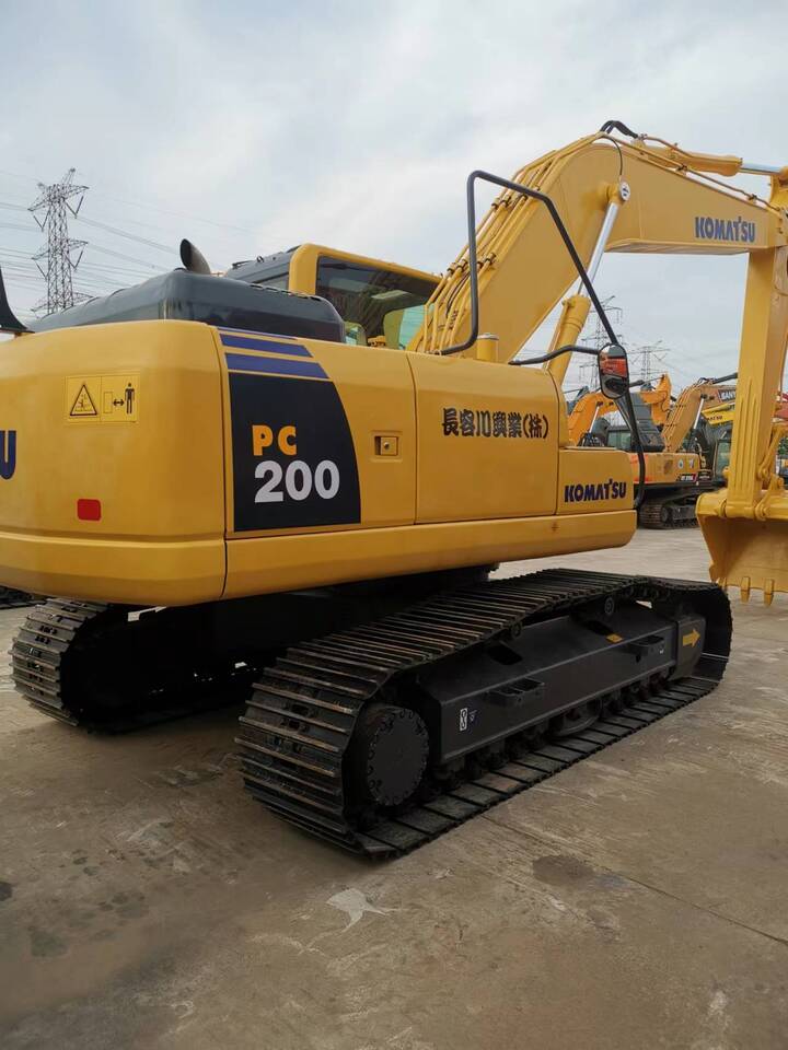 Komatsu PC200-8 - Crawler excavator: picture 5 Komatsu PC200-8 - Crawler excavator: picture 5
