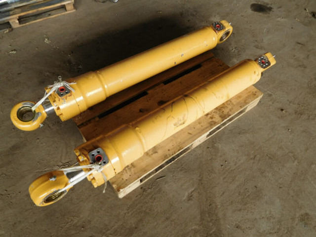 Liebherr A314 Li / A934C Li / A944B Li / A944C Li / LH60 MT - Hydraulic cylinder: picture 1 Liebherr A314 Li / A934C Li / A944B Li / A944C Li / LH60 MT - Hydraulic cylinder: picture 1