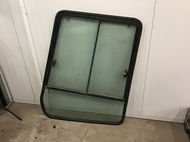 Liebherr A900B Li / A900C Li - Window and parts: picture 1 Liebherr A900B Li / A900C Li - Window and parts: picture 1